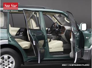 Mitsubishi Pajero V73, green metallic SunStar Metallmodell 1:18